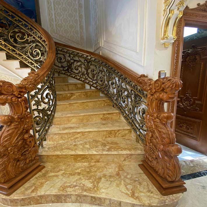 Cầu thang đá hoa cương hồng