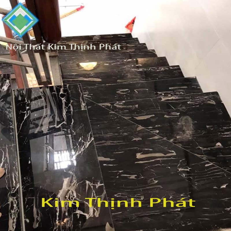 cầu thang đá hoa cương đen