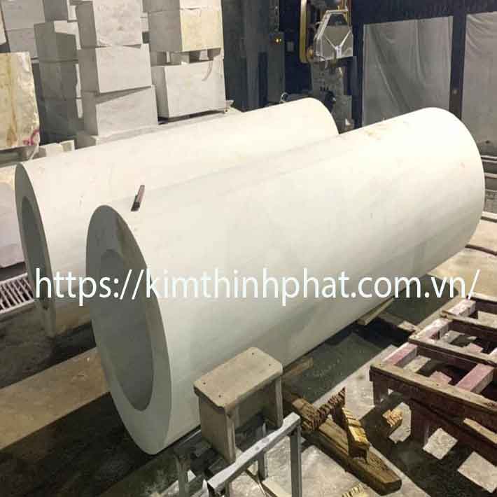 Cột tròn đá khối trắng