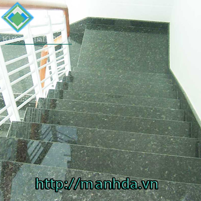 đá hoa cương cầu thang