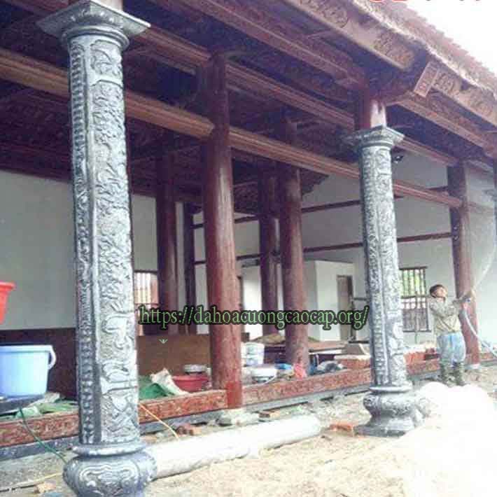 Cột đá hoa cương