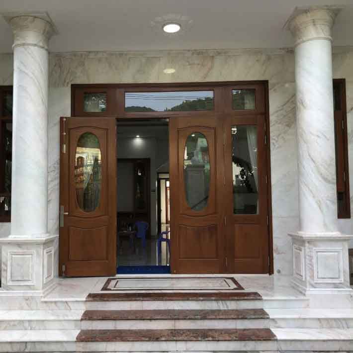 đá hoa cương cột