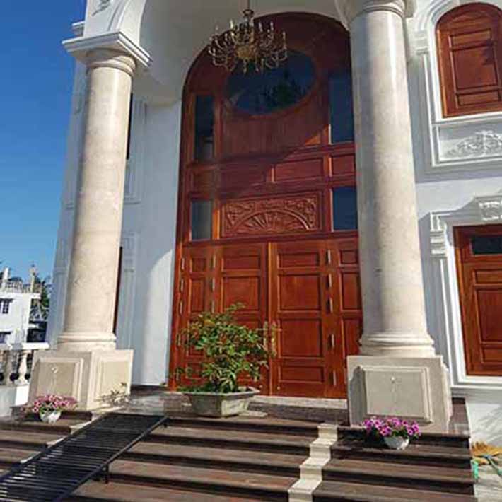 đá hoa cương cột