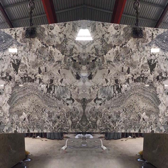 Đá hoa cương granite màu tím