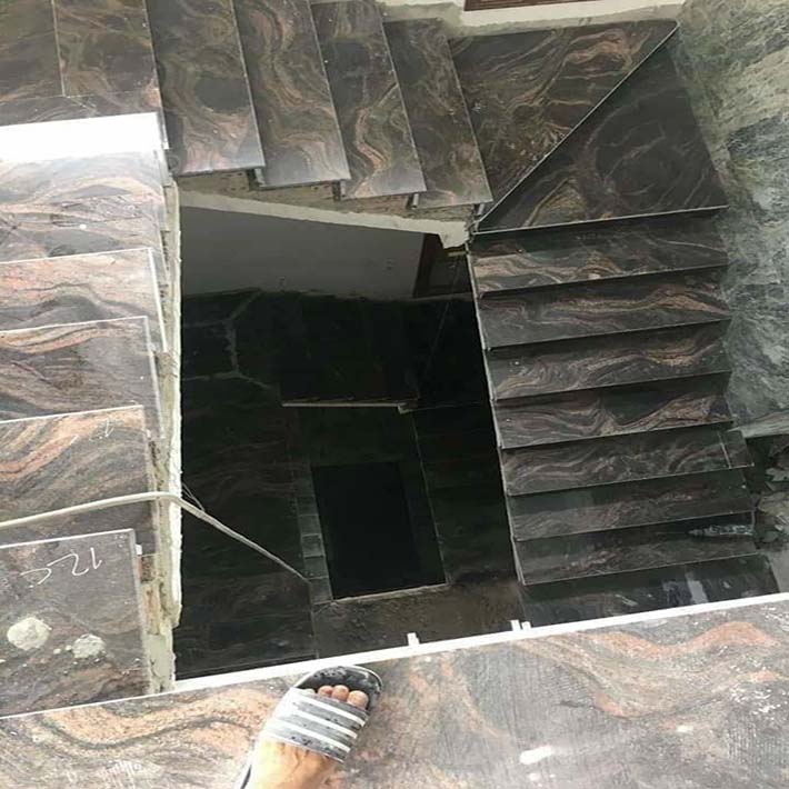 Đá hoa cương lát cầu thang