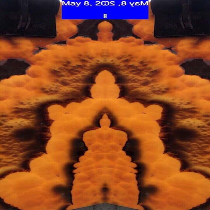 đá hoa cương vàng