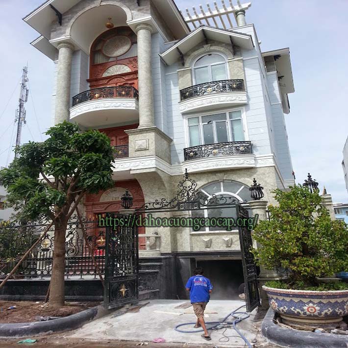 đá hoa cương cột tròn
