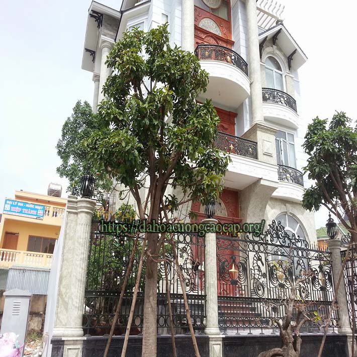 đá hoa cương cột tròn