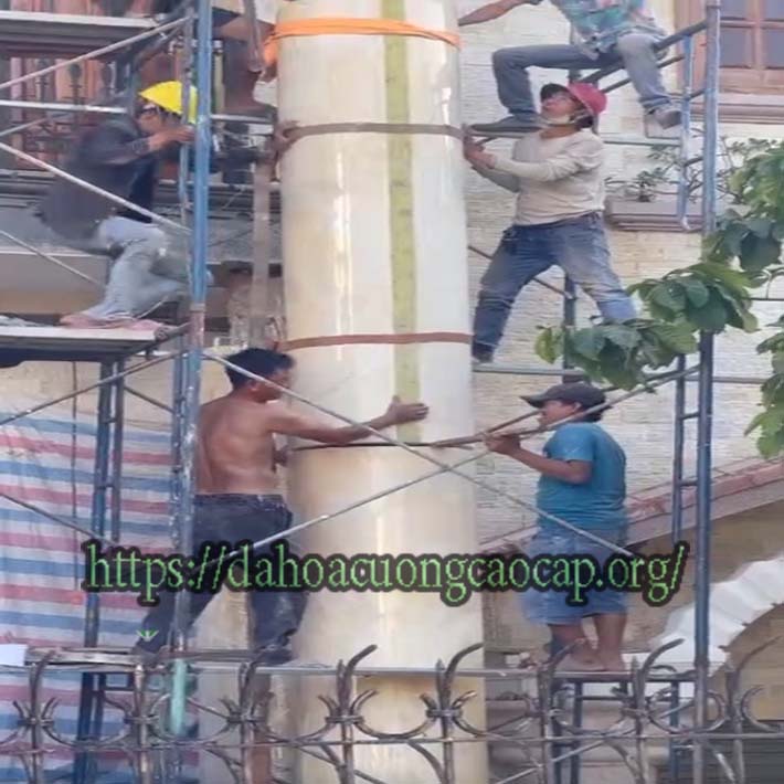 đá hoa cương cột tròn