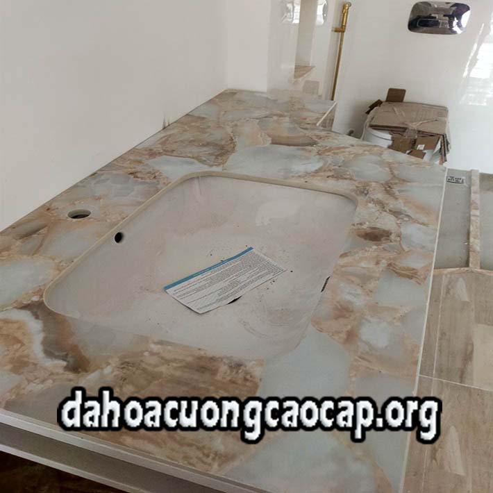 đá hoa cương mặt bếp