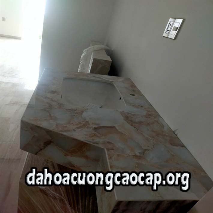 đá hoa cương mặt bếp