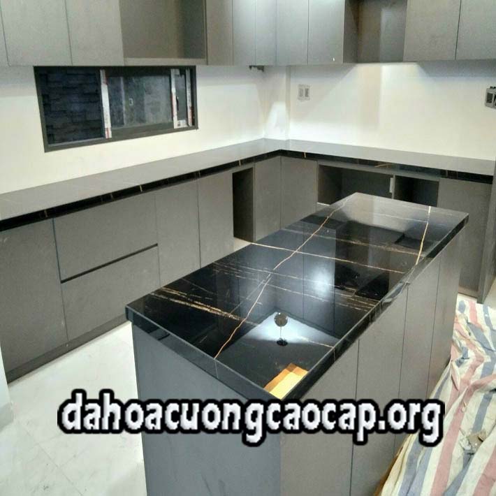 đá hoa cương mặt bếp
