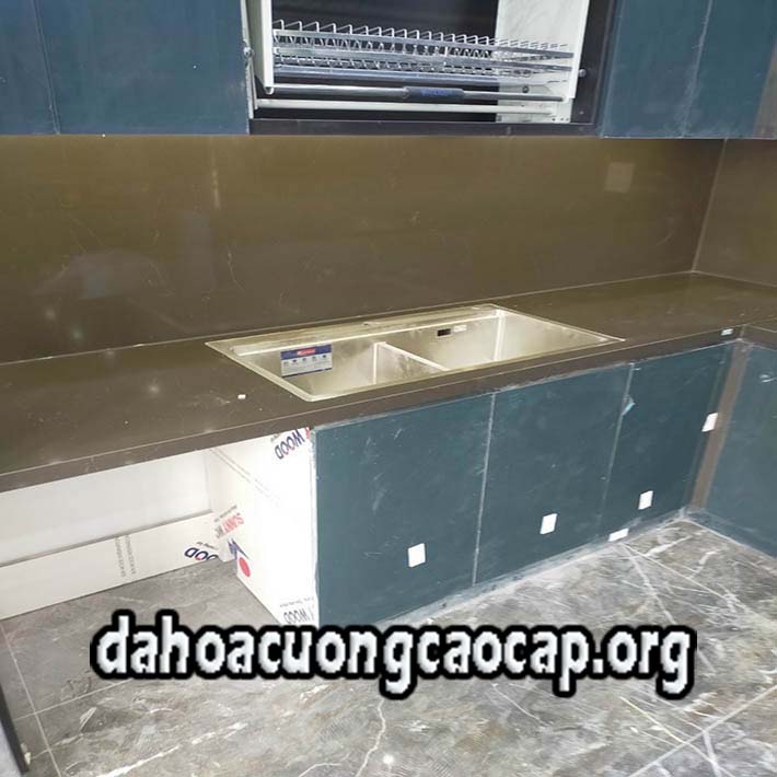 đá hoa cương mặt bếp