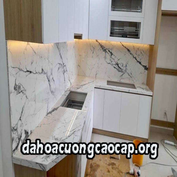 đá hoa cương mặt bếp