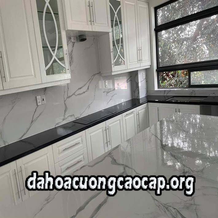 đá hoa cương mặt bếp