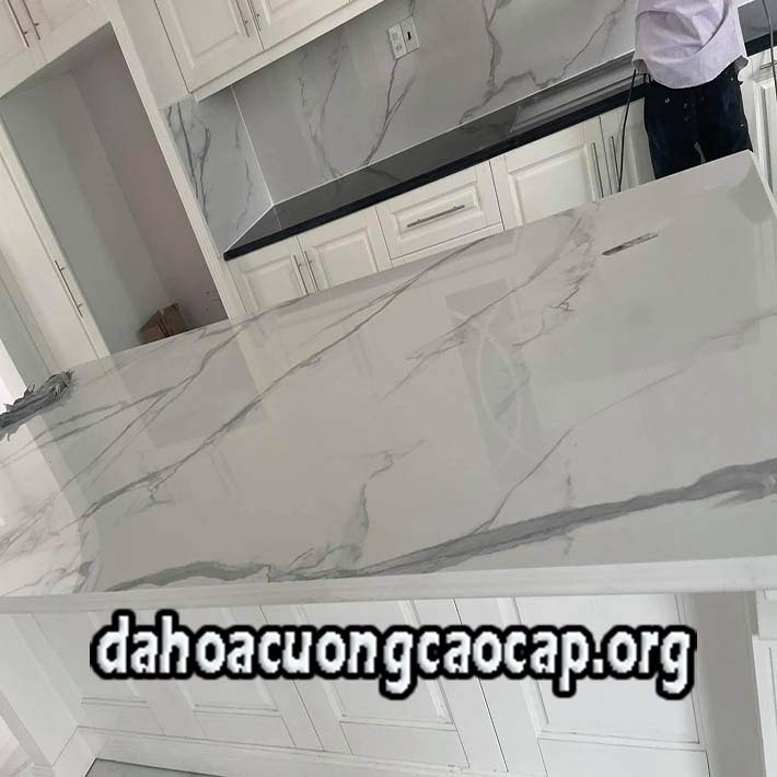 đá hoa cương mặt bếp