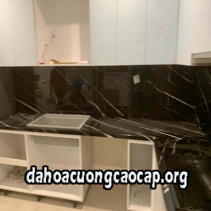 đá hoa cương mặt bếp