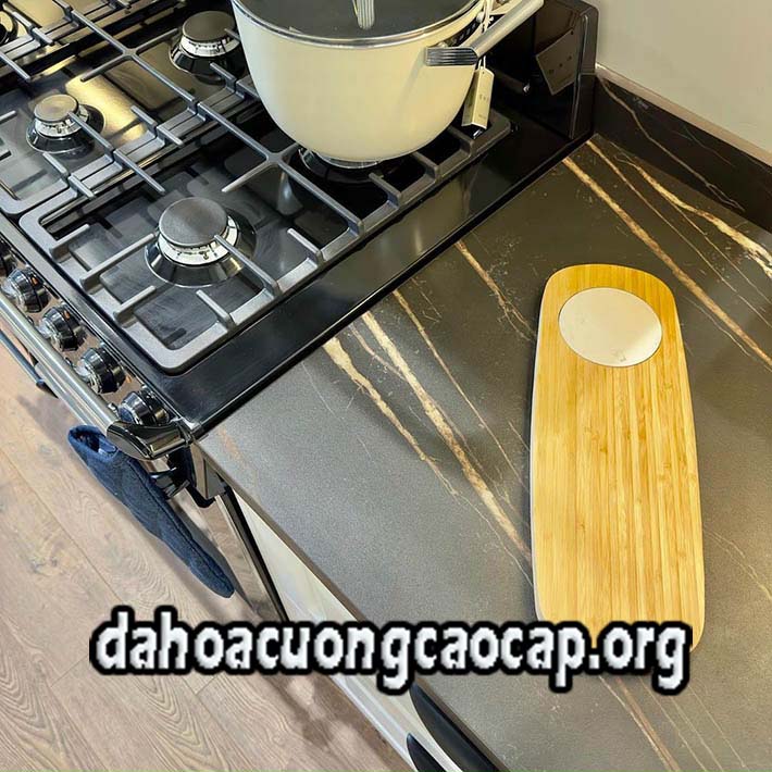 đá hoa cương mặt bếp