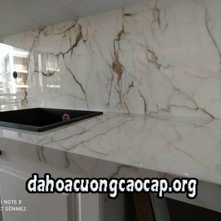 đá hoa cương mặt bếp