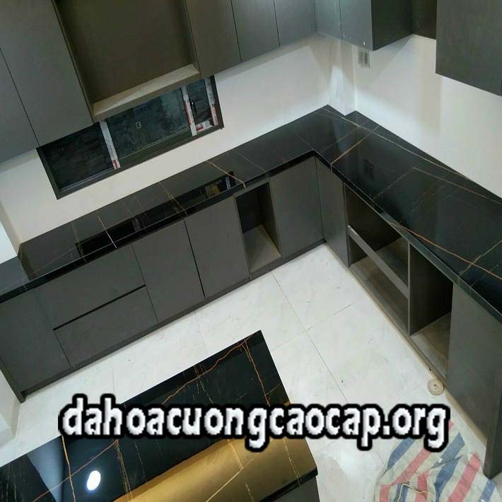 đá hoa cương mặt bếp