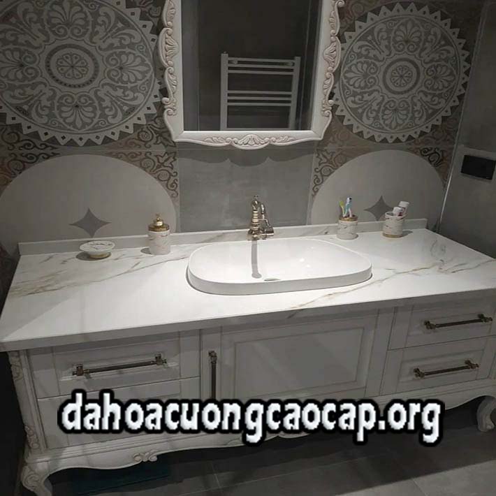đá hoa cương mặt bếp