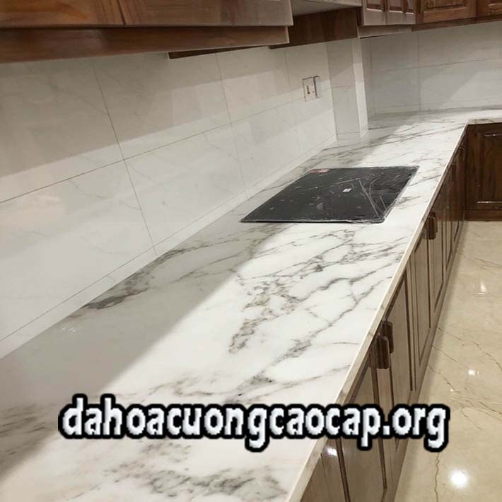 đá hoa cương mặt bếp