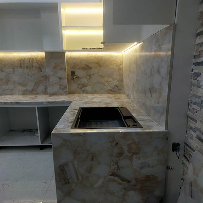 Đá thiên nhiên bếp màu trắng