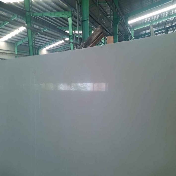 đá trắng ý nhân tạo