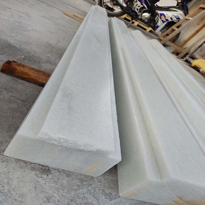 đá trắng ý nhân tạo