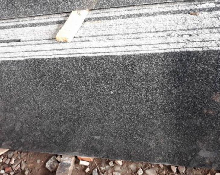 Giá đá hoa cương mã số 220 màu đen bông trắng
