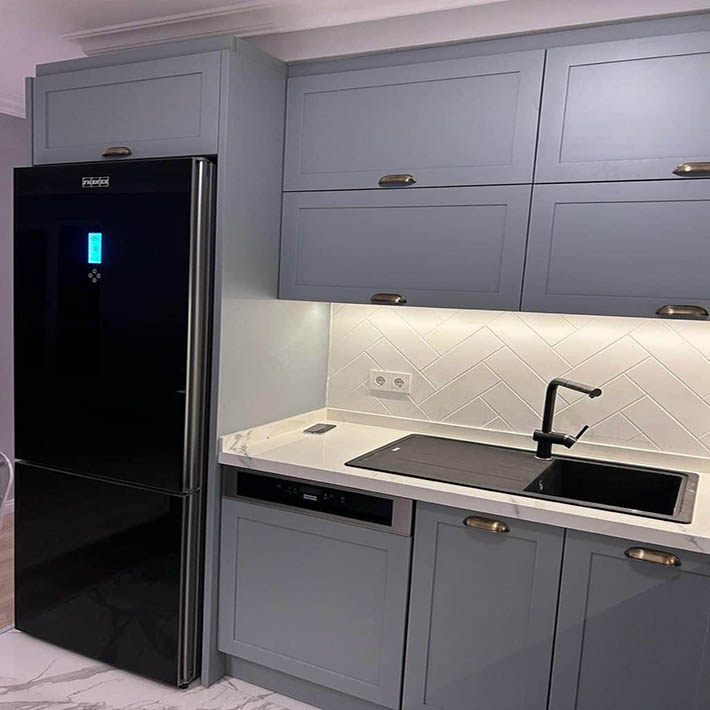 Ốp đá hoa cương tự nhiên giá rẻ bếp màu trắng