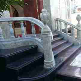 Cầu thang đá đen xà cừ f6